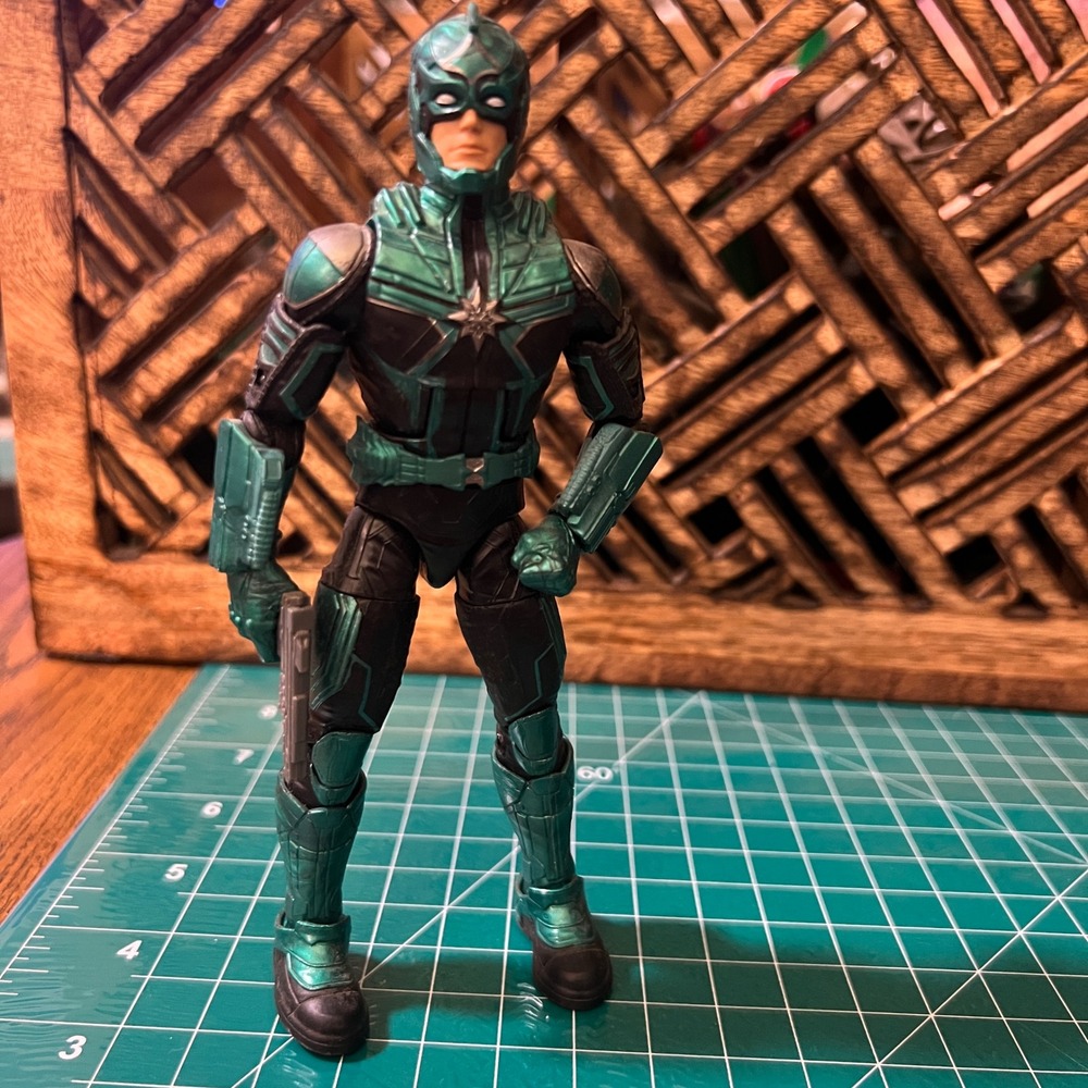 Marvel Legends Captain Marvel Yon Rogg Action Figure, Collectible, Toy